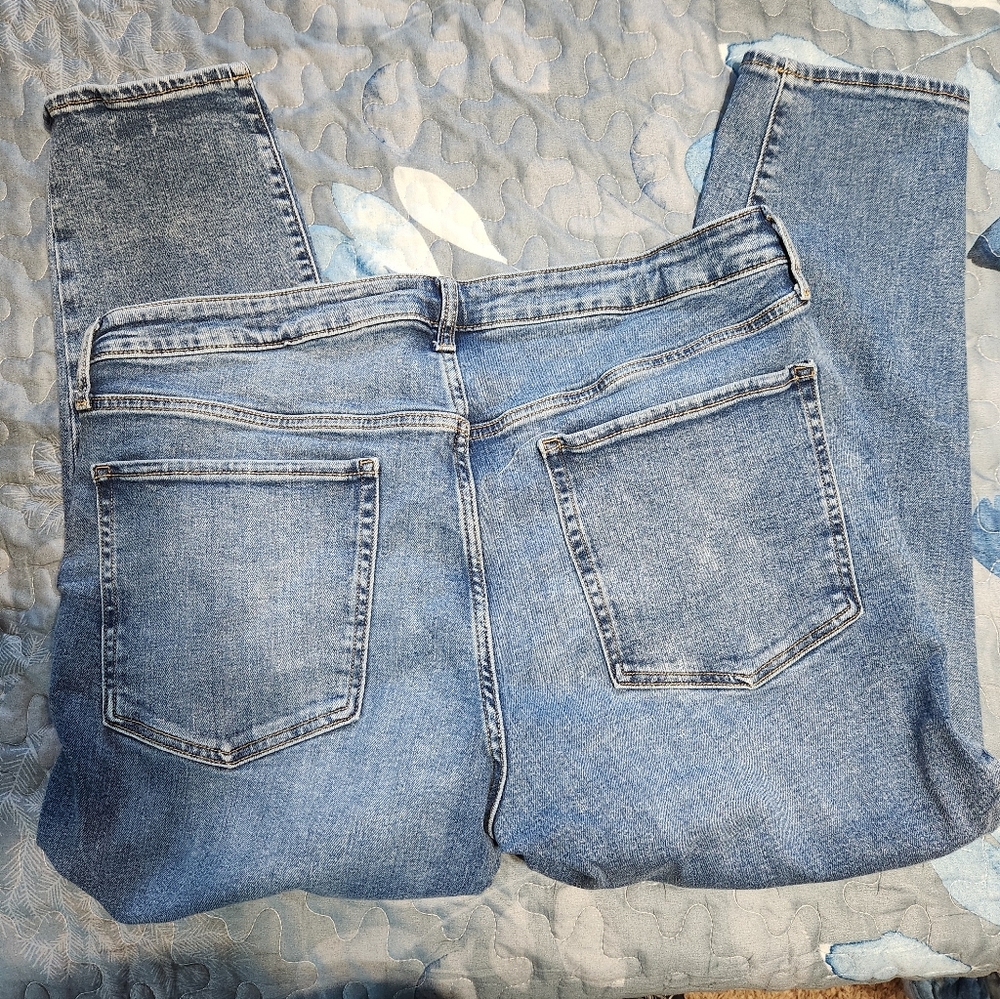 Old Navy Classic Blue Denim Jeans - Picture 5 of 9
